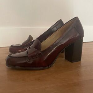 MICHAEL Michael Kors Buchanan heeled patent leather loafers in Brandy. Size 10